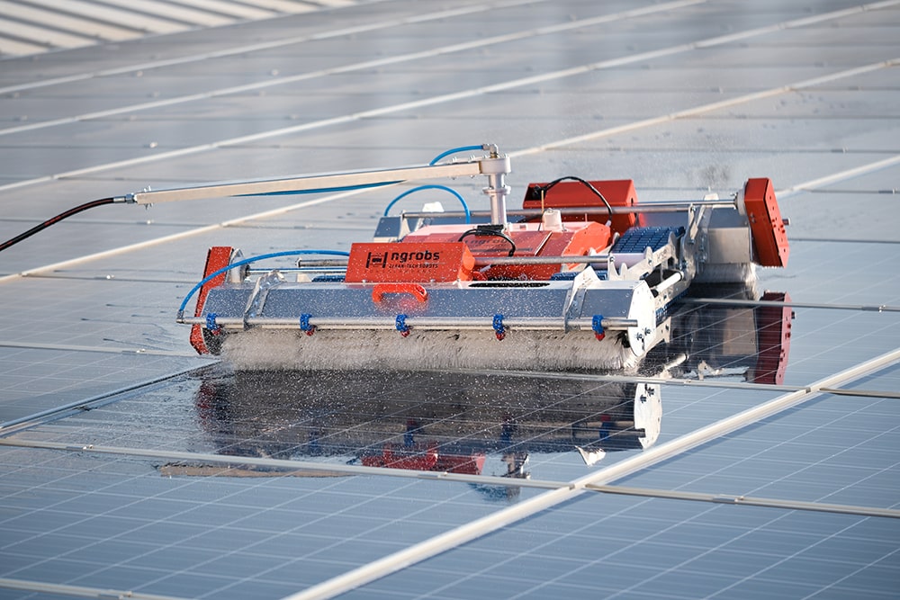 Panel Temizleme Robotu, Solar Temizliği